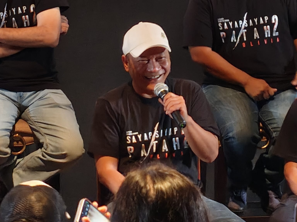 Iwa K Ungkap Karakter Leong di Film Sayap-sayap Patah 1 dan 2, Ini Bedanya Aktor sekaligus rapper Iwa K saat konferensi pers film Sayap-sayap Patah 2 beberapa waktu lalu. (BeritaNasional/Bagas Kusumohadi)