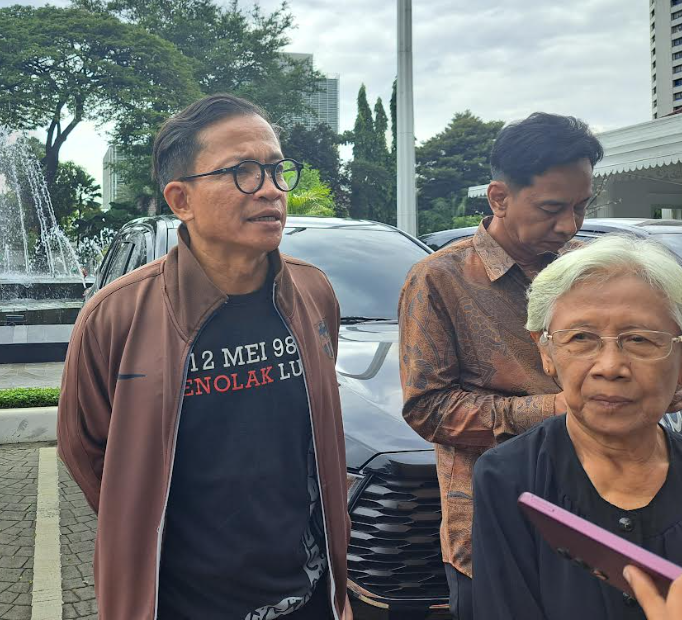 Direktur Eksekutif Amnesty International Indonesia Usman Hamid  (BeritaNasional/Lydia)