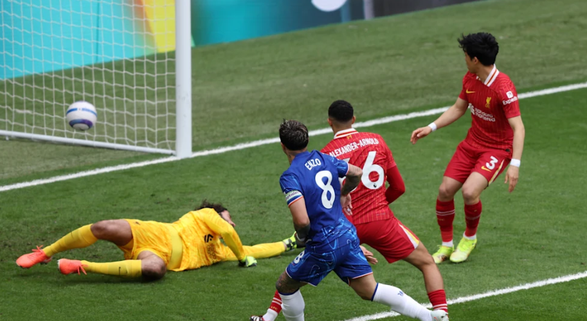 Bomber Chelsea Enzo Fernandez mencetak gol pertama di laga kontra Liverpool. (Foto/chelsea.com)
