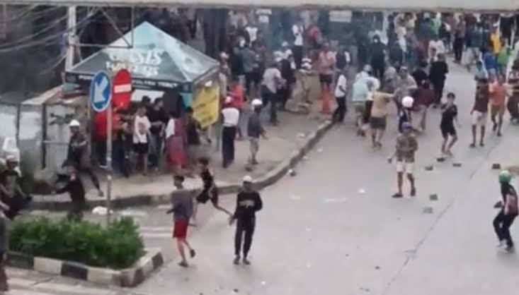 Tawuran selalu terjadi di kawasan Manggarai Jakarta Pusat. (BeritaNasional/Oke Atmaja)