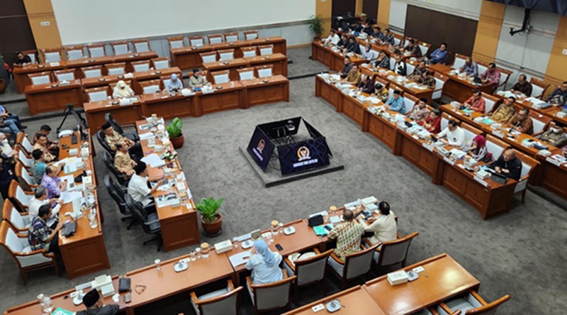 RUU Sisdiknas, Pemerintah Usul Paud Masuk Program Wajib Belajar 13 Tahun DPR saat rapat (Beritanasional/Ahda)