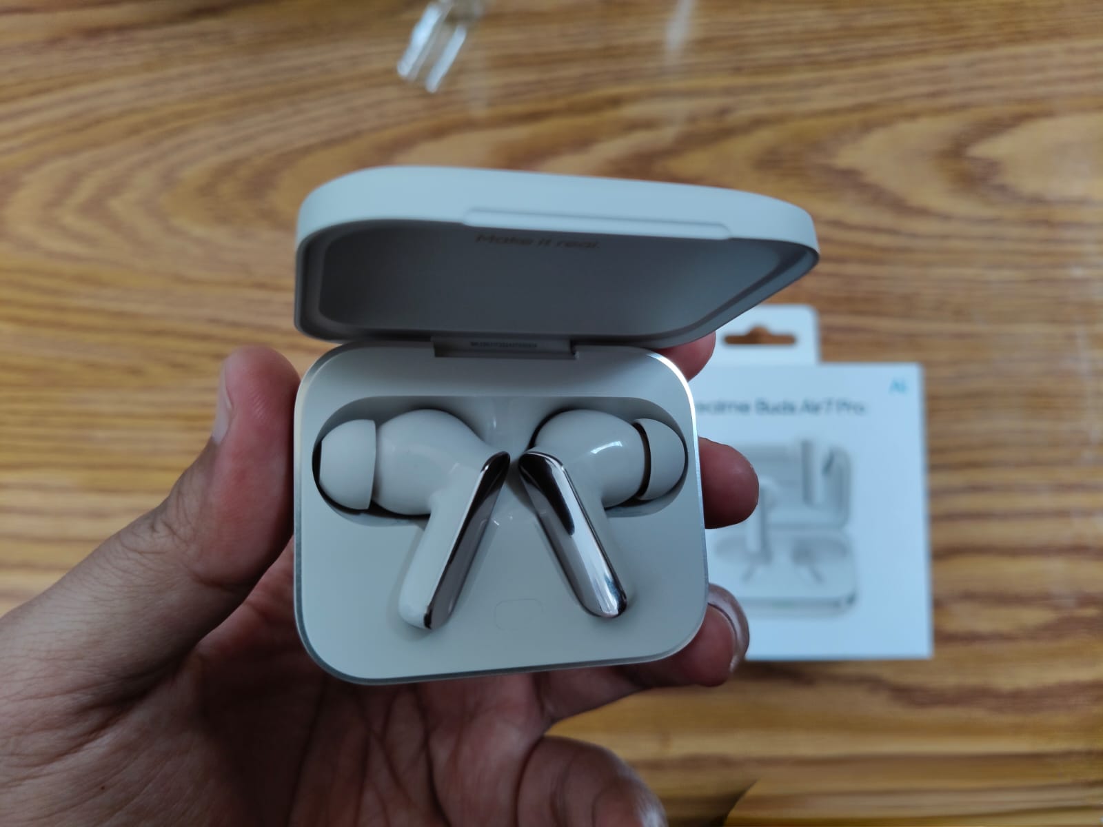 realme Buds Air 7 Pro meluncur di Indonesia. (BeritaNasional/Iman)