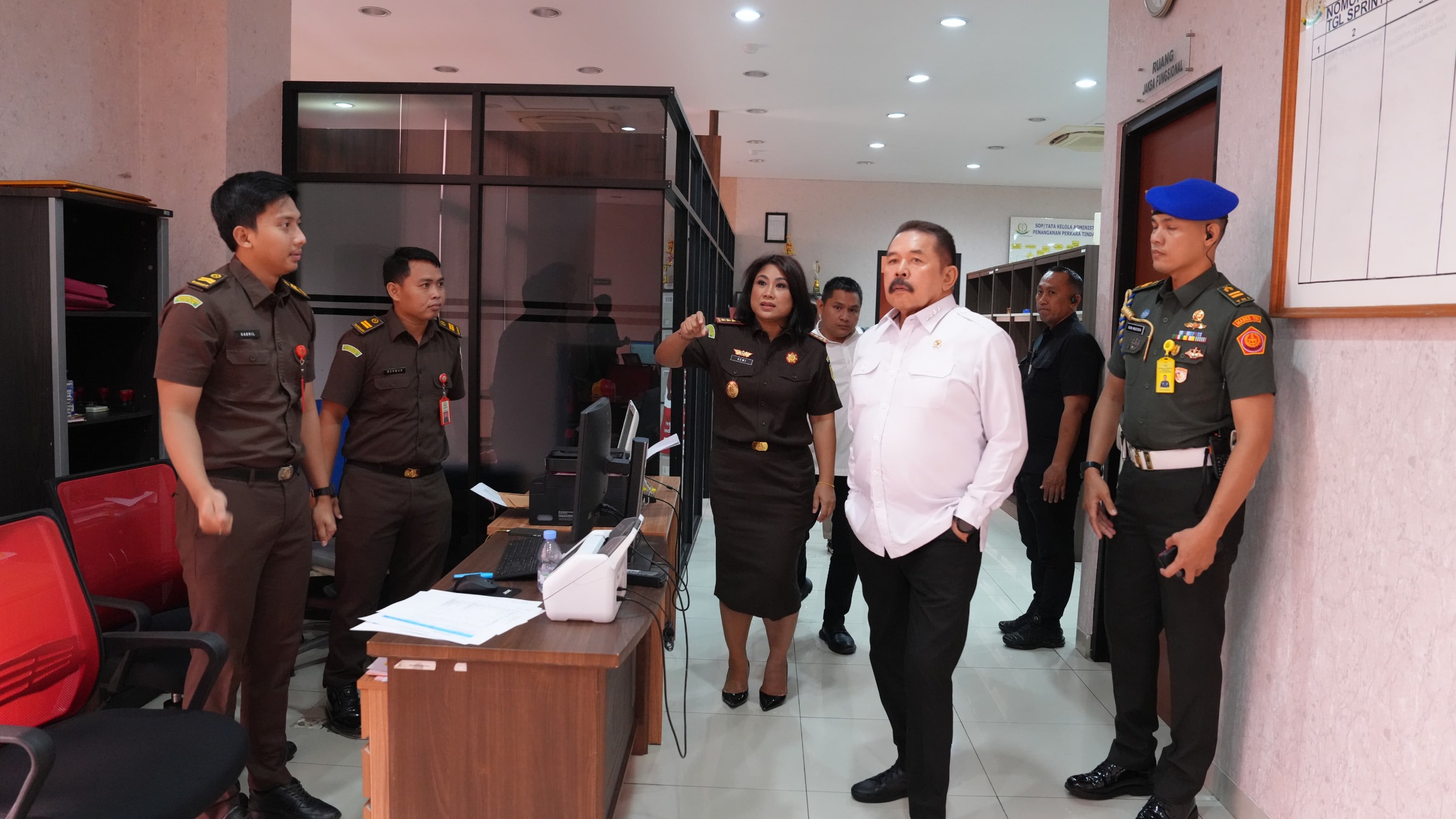 Jaksa Agung ST Burhanuddin menggelar inspeksi mendadak (sidak) pimpinan di sejumlah satuan kerja Kejaksaan Negeri. (Foto/Kejagung)
