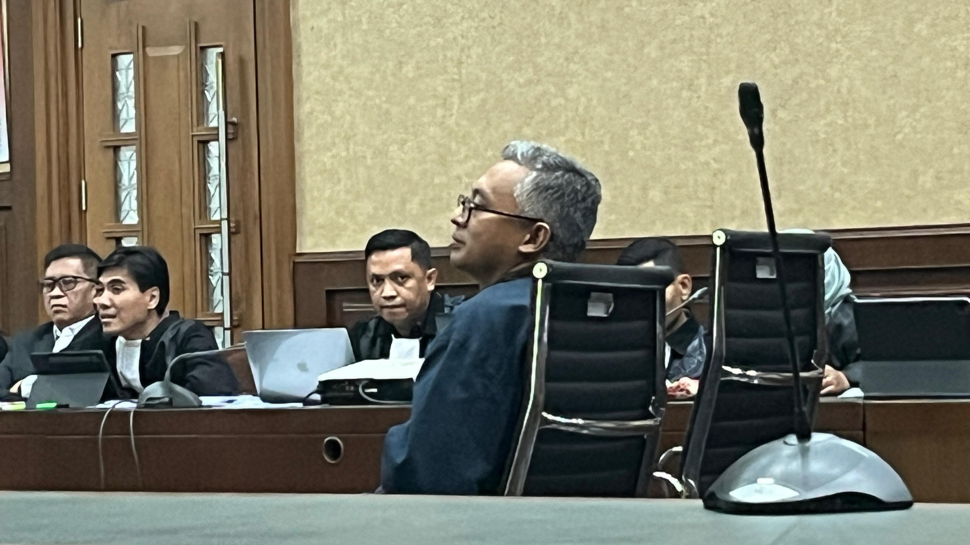 Penyelidik KPK Arif Budi Raharjo bersaksi di sidang kasus perintangan penyidikan terdakwa Hasto Kristiyanto di PN Tipikor Jakarta. (BeritaNasional/Panji)