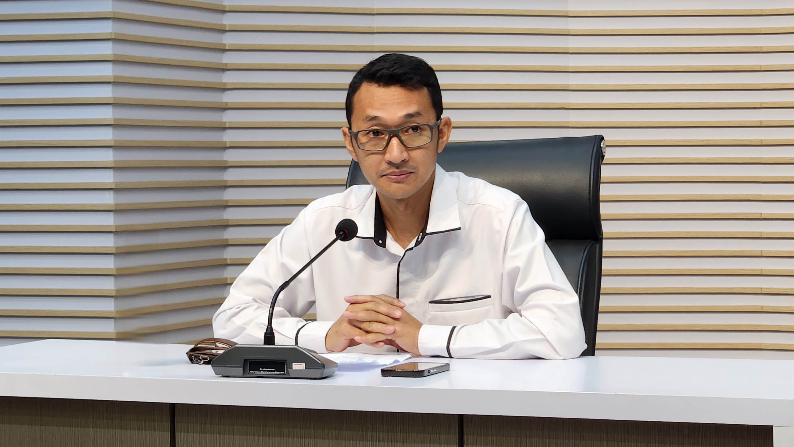 Jubir KPK Budi Prasetyo saat memberikan keterangan. (BeritaNasional/Panji)