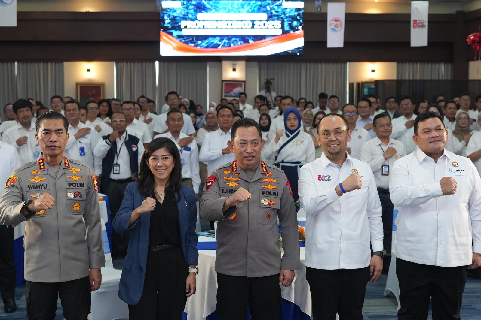 Kapolri  Jenderal Polisi Listyo Sigit Prabowo bersama pejabat negara lainnya hadir di Promensisko TPPU dan TPPT dari kejahatan siber. (BeritaNasional/Bachtiarudin Alam)