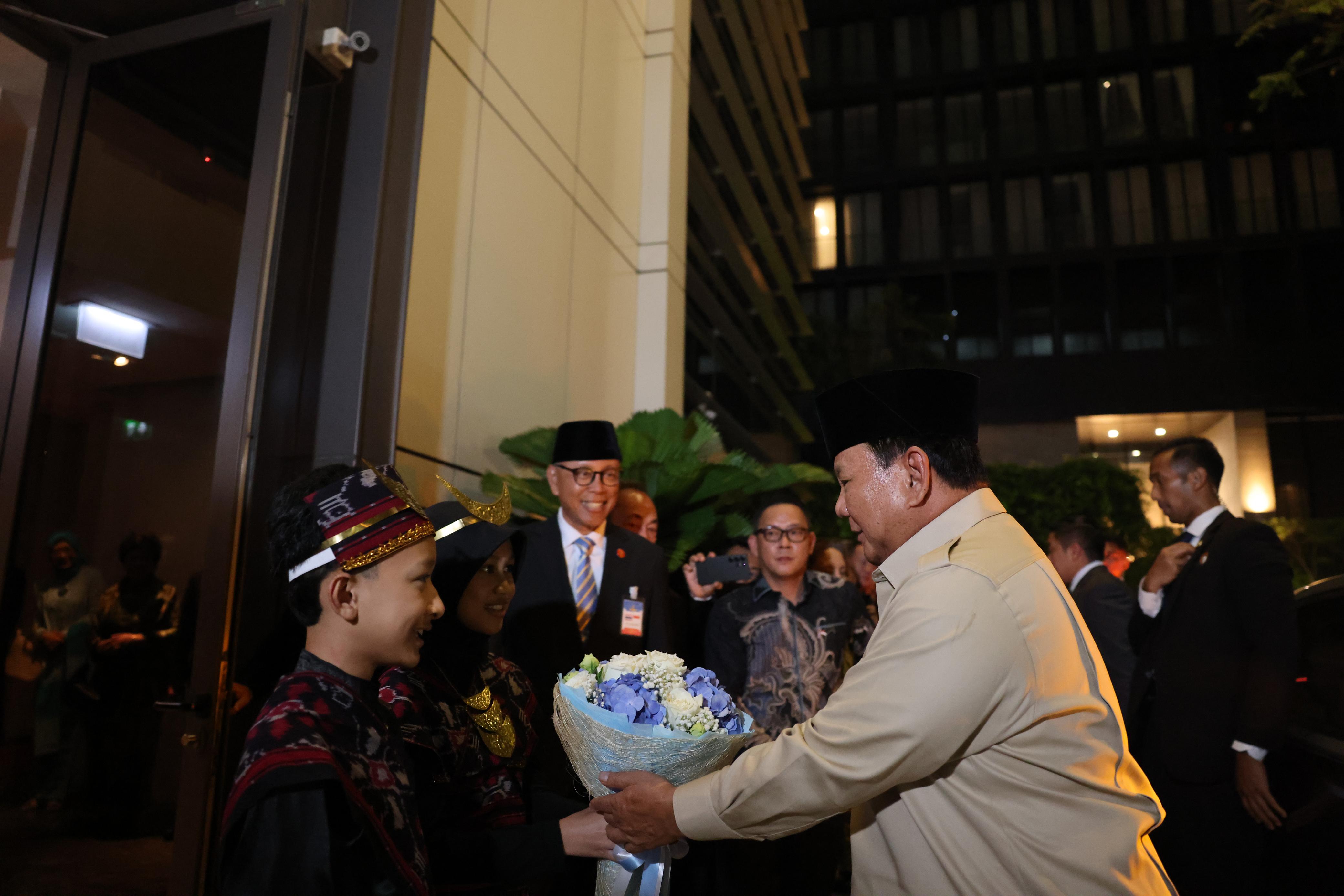Presiden Prabowo Subianto disambut diaspora Indonesia di Bangkok, Thailand. (Foto/BPMI Setpres)