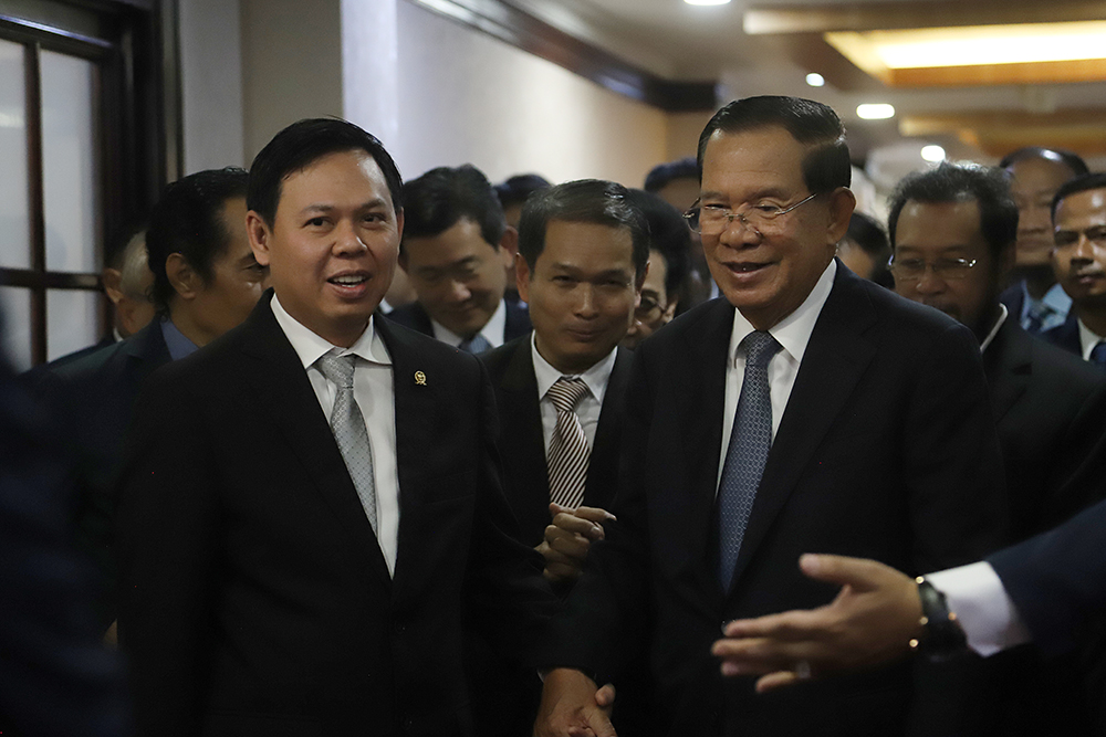 Ketua DPD Sultan Bachtiar Najamuddin saat menerima kunjungan Presiden Senat Kerajaan Kamboja Samdech Akka Moha Sena Padei Techo Hun Sen. (BeritaNasional/Elvis Sendouw)