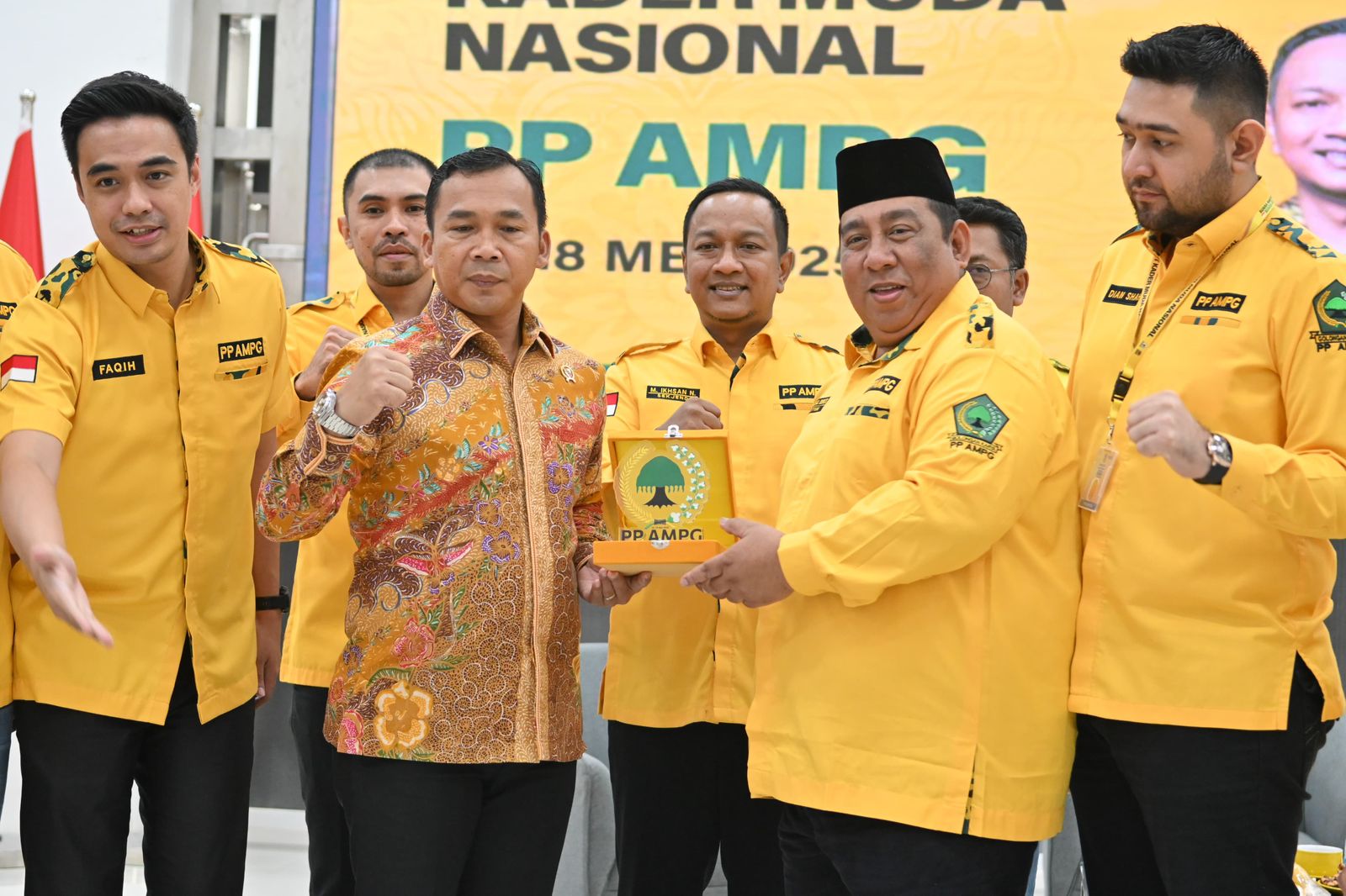 Ketua Umum PP AMPG Said Aldi Al Idrus (dua dari kanan) saat menghadiri Diklat Kader Muda Nasional PP AMPG. (BeritaNasional/Shanas Khairuz)