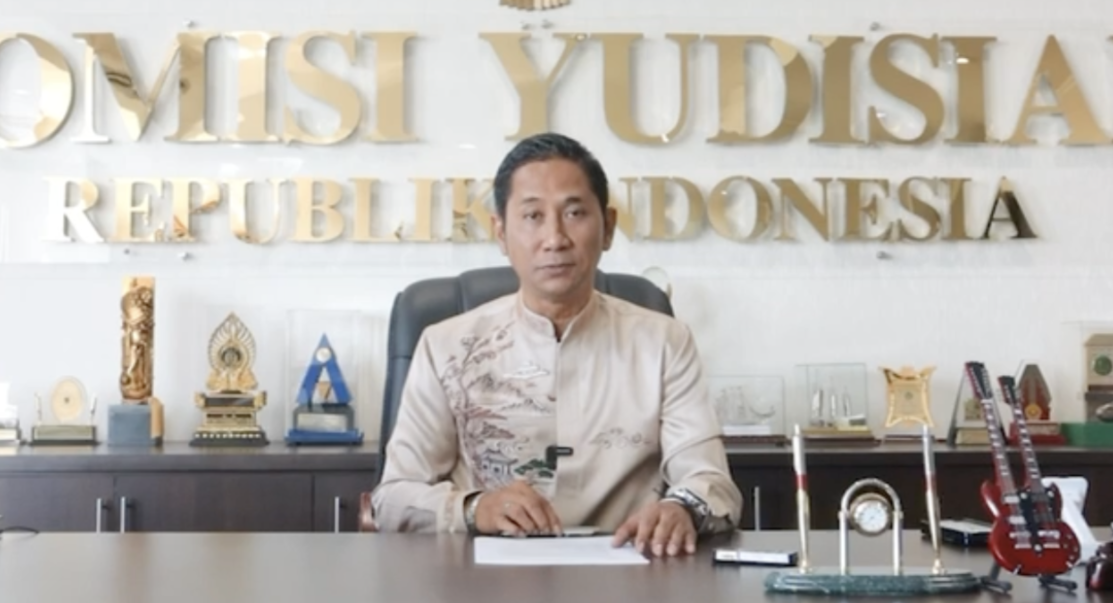 Anggota KY dan Juru Bicara KY Mukti Fajar Nur Dewata