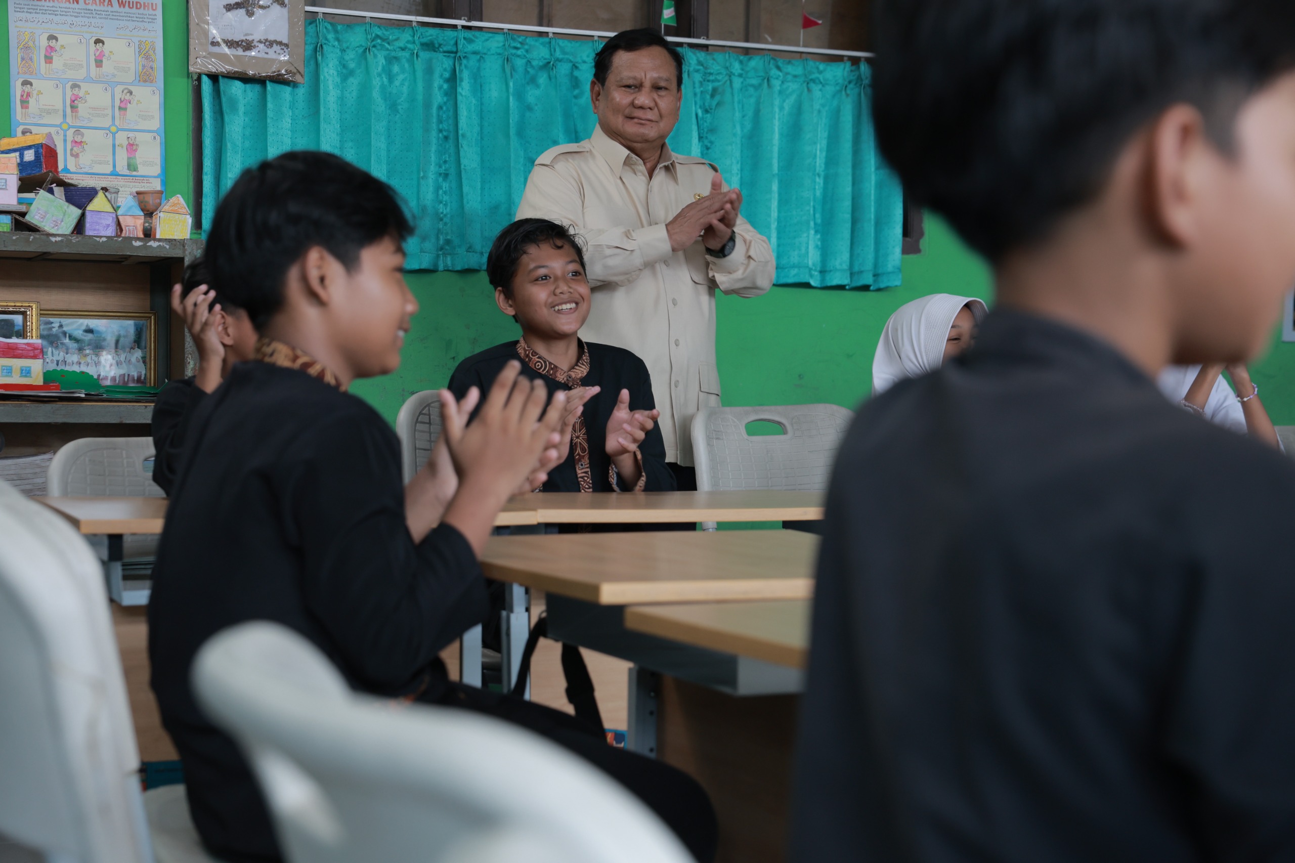 Presiden Prabowo Subianto saat merayakan Hari Pendidikan Nasional bersama Siswa. (Foto/Tim Prabowo).