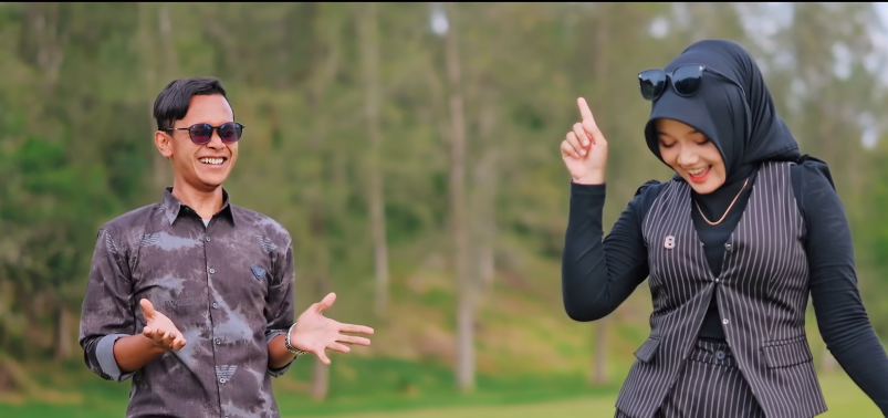 Video musik lagu Dek Aroel Tia Monika. (Foto/Youtube)