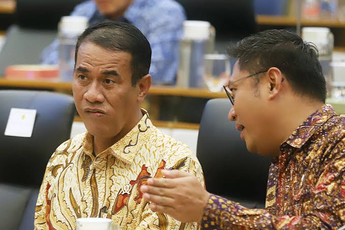 Menteri Pertanian Amran Sulaiman (kiri). (BeritaNasional/Elvis)