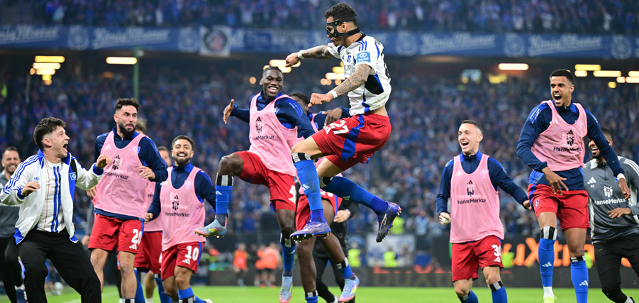 Penantian 7 Tahun, Hamburg SV Promosi ke Bundesliga Musim 2025/2026 Para pemain Hamburg SV merayakan promosi ke Bundesliga musim depan. (Foto/hsv.de)