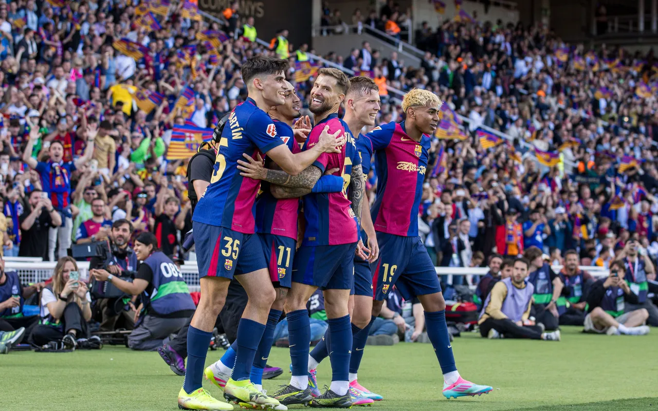 Para pemain Barcelona merayakan gol ke gawang Real Madrid di LaLiga. (Foto/fcbarcelona.com)
