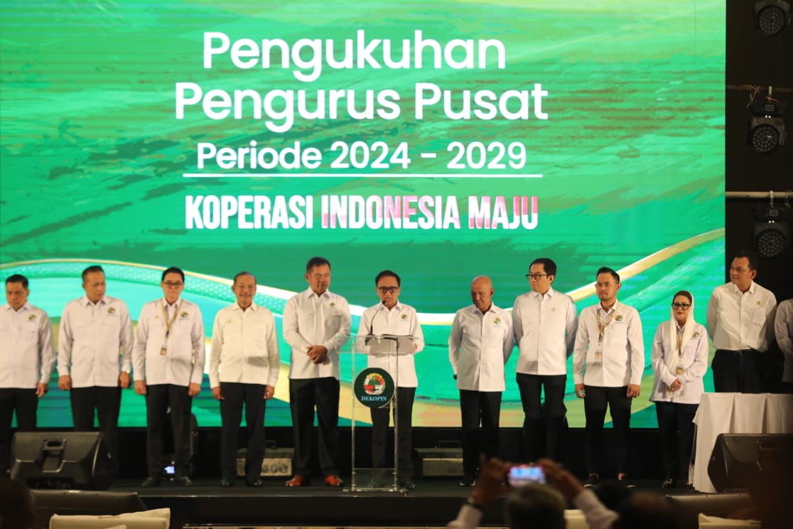 Pengurus Dekopin 2024–2029 Resmi Dikukuhkan, Bambang Haryadi Serukan Sinergi dan Kebersamaan Pengurus Dekopin 2024–2029 Resmi Dikukuhkan. (Foto/istimewa)