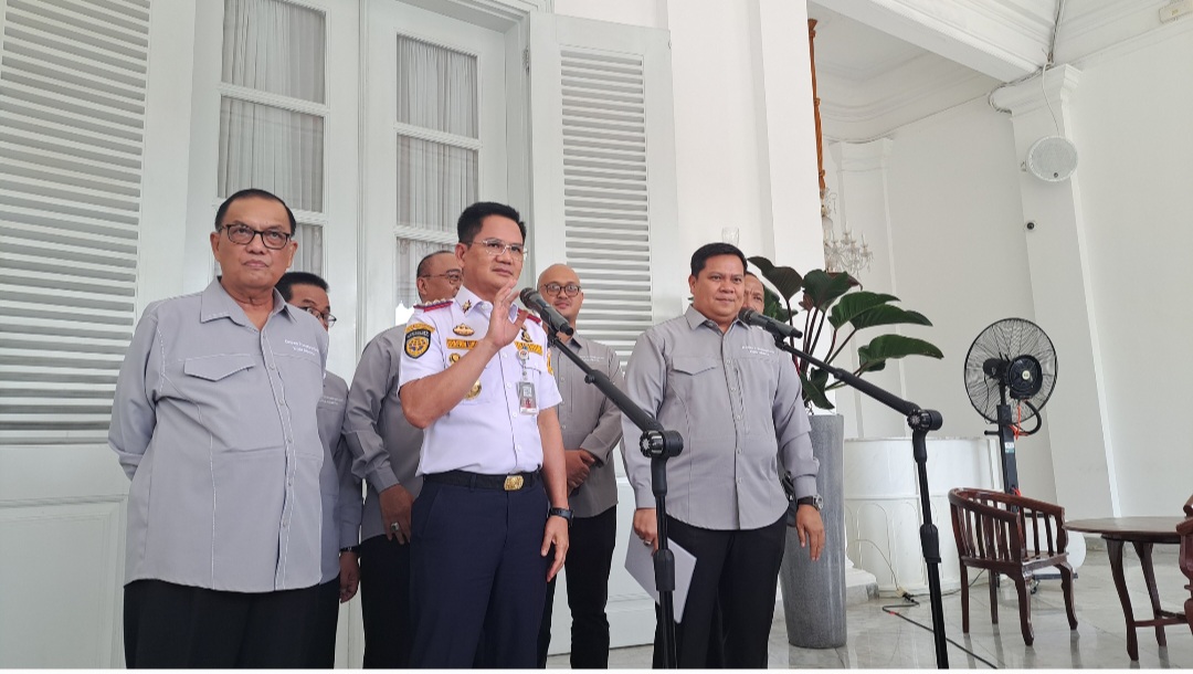 Kadishub DKI Jakarta Syafrin Liputo menjelaskan rencana penaikan tarif Transjakarta. (BeritaNasional/Lydia)