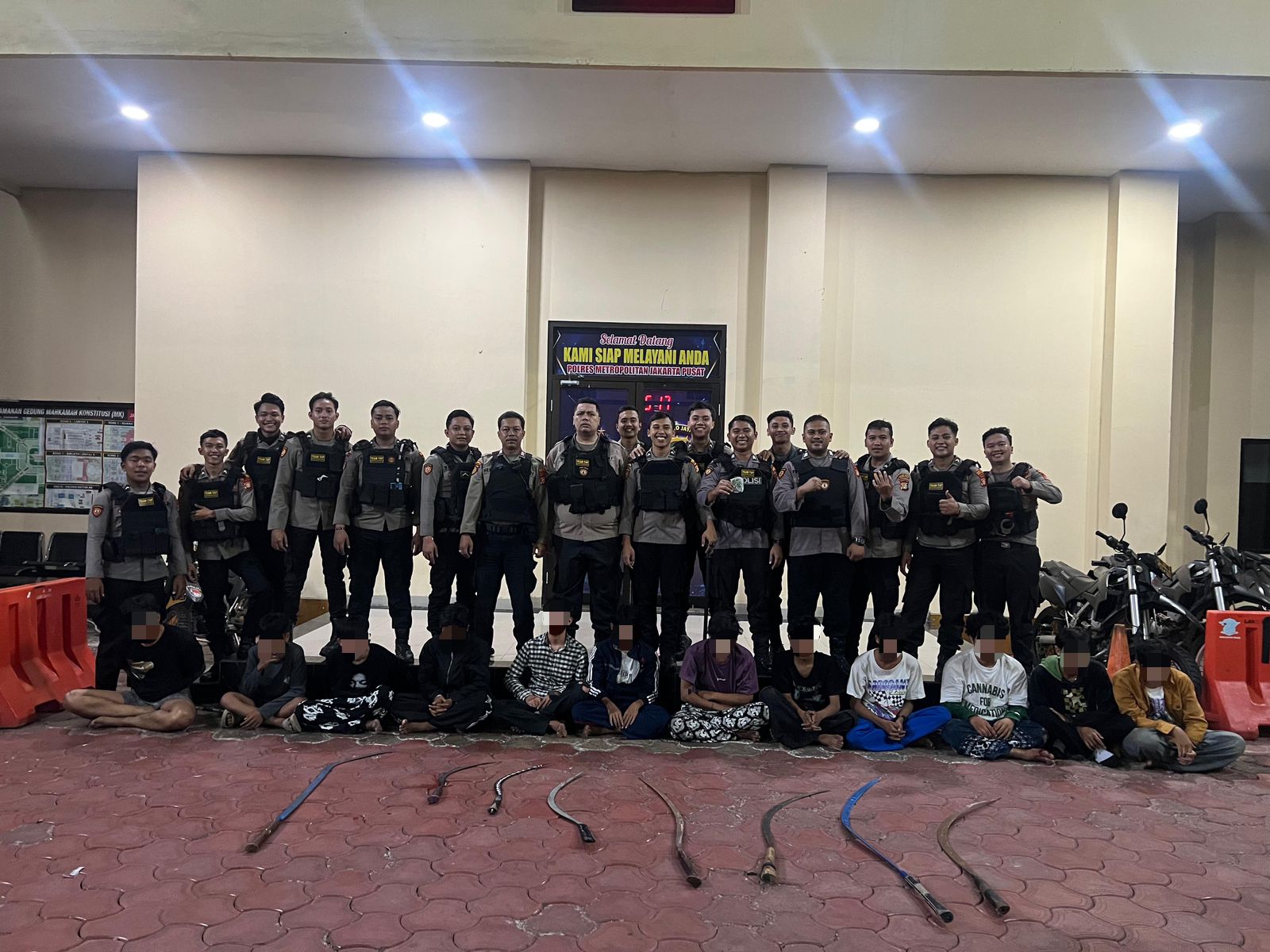 Polisi menciduk belasan remaja yang hendak tawuran. (Foto/Istimewa)