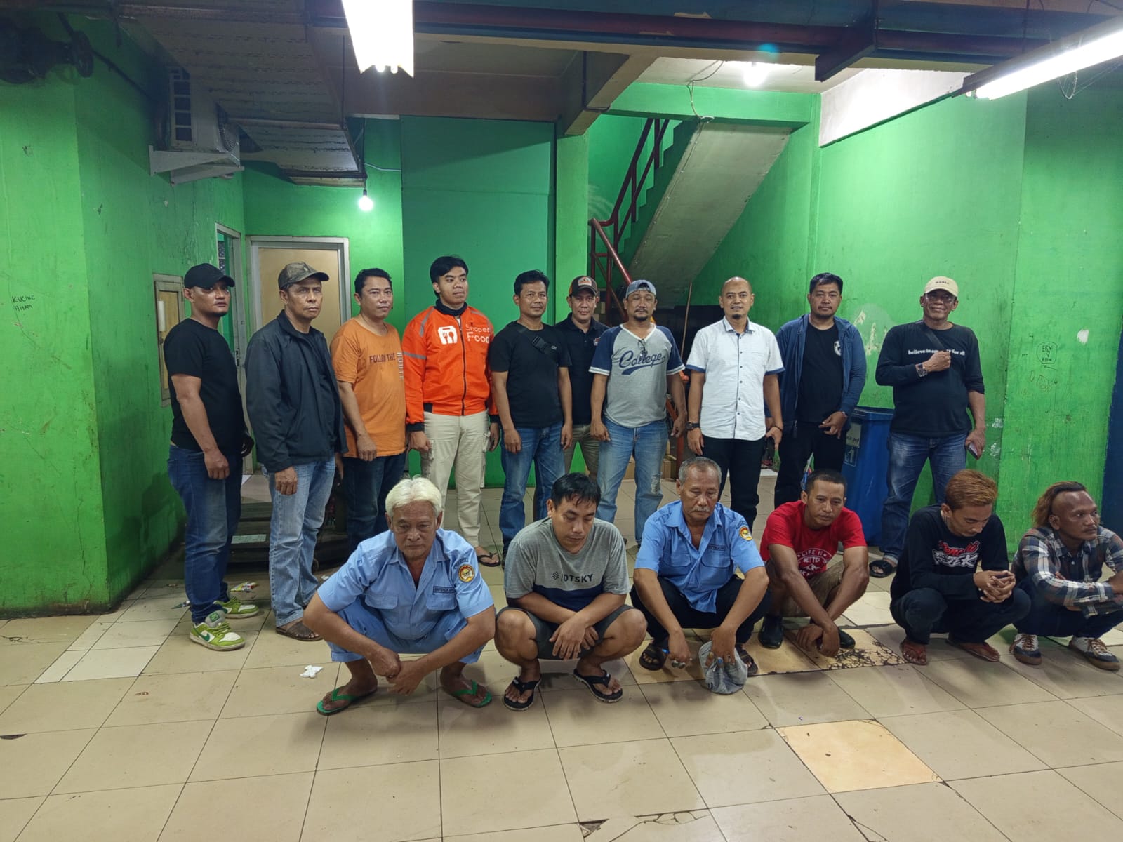Polisi Tangkap 6 Preman Pungli Berkedok Koperasi di Pasar Induk Kramat Jati. (Foto/istimewa)