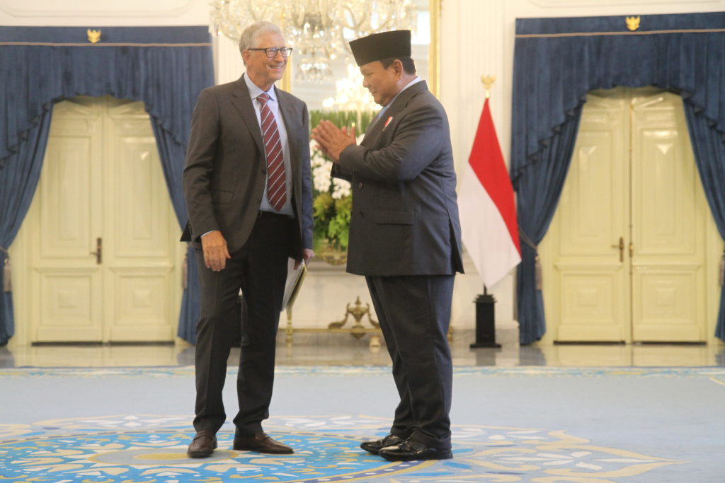Prabowo Berikan Penghargaan untuk Bill Gates di AS pada September Presiden Prabowo saat berdiskusi dengan Bill Gates. (BeritaNasional/Oke Atmaja)
