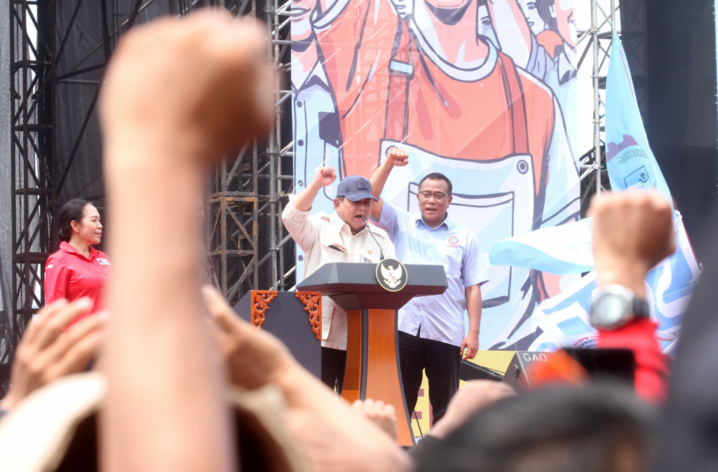 Presiden Prabowo Subianto menghadiri peringatan Hari Buruh Internasional atau May Day di Lapangan Monas, Jakarta, Kamis (1/5/2025). (Berita nasional.com/Oke Atmaja)