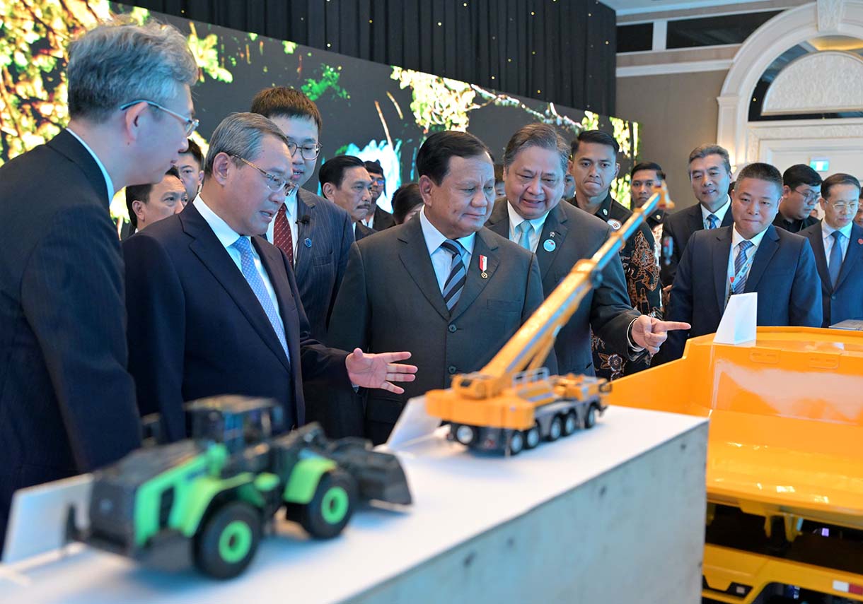 Presiden Prabowo Subianto (kanan) bersama Perdana Menteri China Li Qiang (kedua kiri) menghadiri Indonesia-China Business Reception 2025 di Jakarta, Sabtu (24/5/2025).   (Beritanasional.com/Biro Pers)