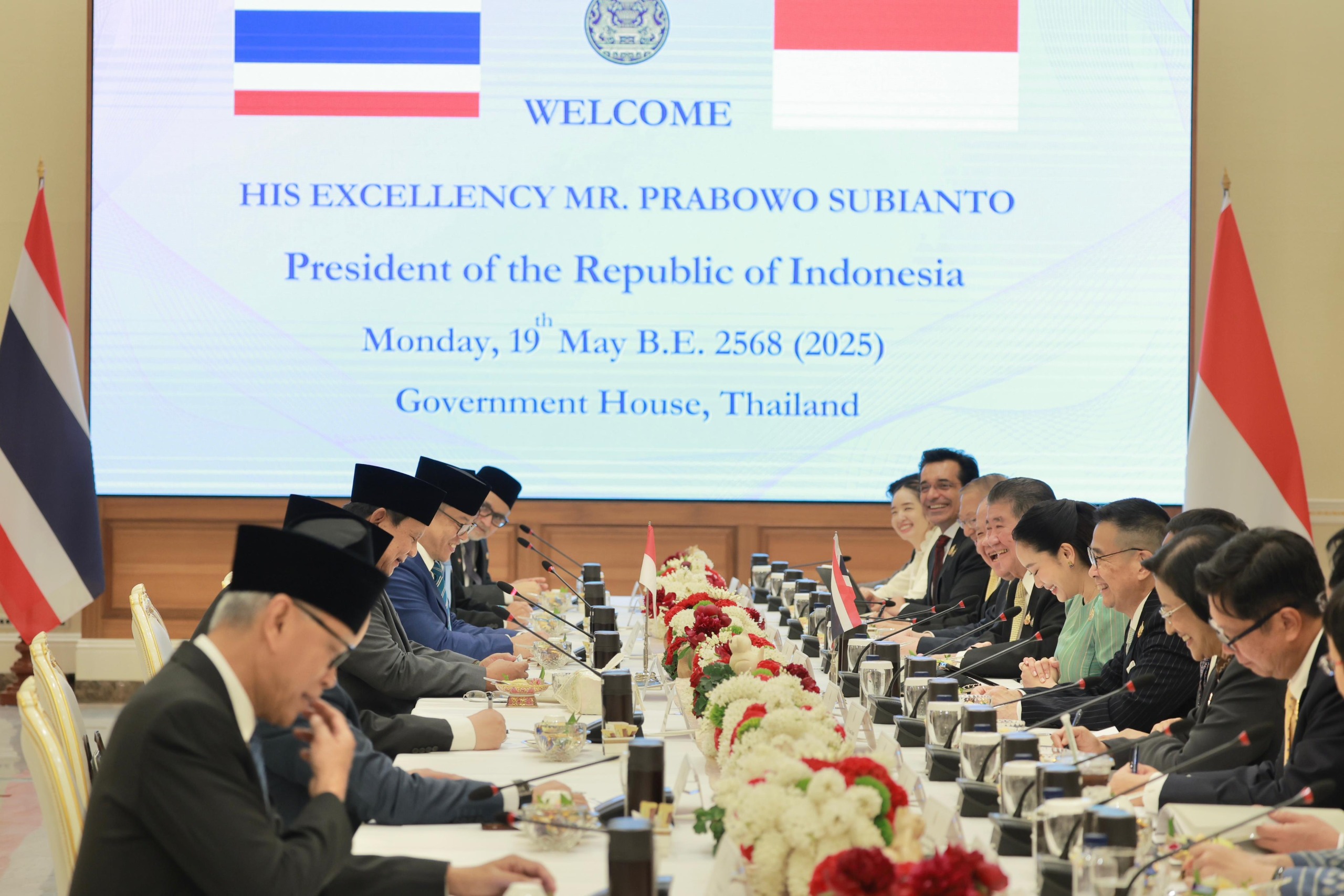 Presiden Prabowo Subianto bersama Perdana Menteri Thailand, Paetongtarn Shinawatra. (Foto/Tim Media Prabowo)