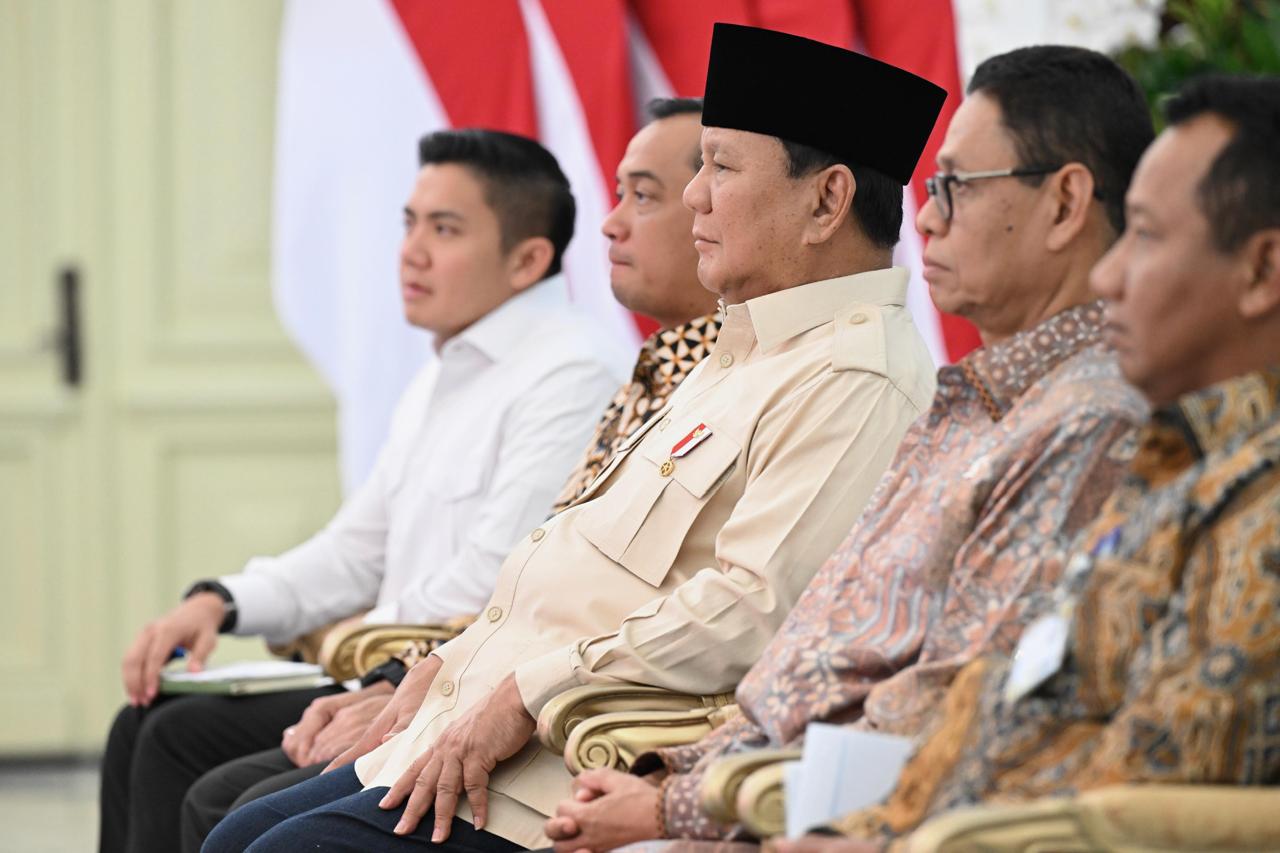 Presiden Resmikan Produksi Perdana Lapangan Minyak Forel dan Terubuk di Natuna Presiden Prabowo Subianto resmikan prduksi perdana minyak Lapangan Minyak Forel dan Terubuk Natuna di Istana Merdeka. (BeritaNasional/dok Setpres)