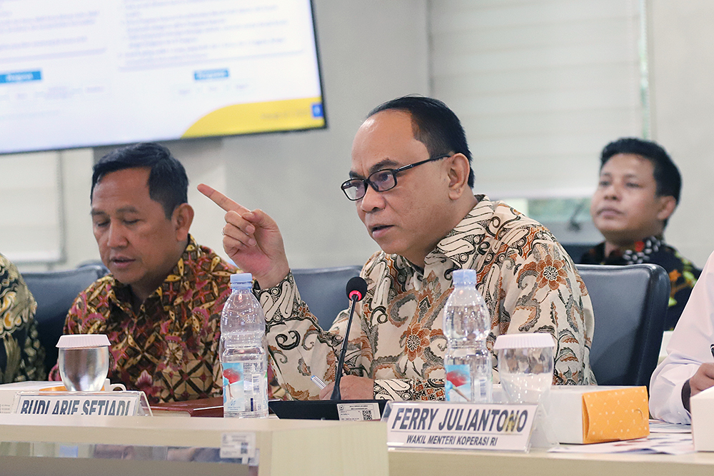 Menteri Koperasi dan Usaha Kecil dan Menengah (Menkop UKM) Budi Arie Setiadi menghadiri Rapat Kerja bersama Komite IV DPD RI. (BeritaNasional/Elvis Sendouw)