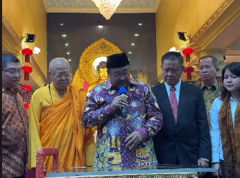 Rano Karno di Wihara Ekayana Arama. (Foto/Instagram/Wihara Ekayana Arama)