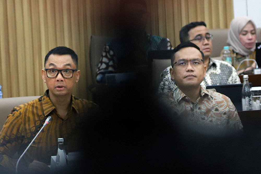 Rapat dengar pendapat komisi VI dengan Direktur Utama PLN dan Direktur Utama PT Pertamina. (BeritaNasional/Elvis Sendouw)