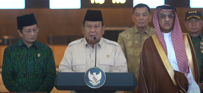 Presiden Indonesia Prabowo Subianto saat meresmikan Terminal Khusus Haji dan Umrah. (Foto/YouTube Setpres)