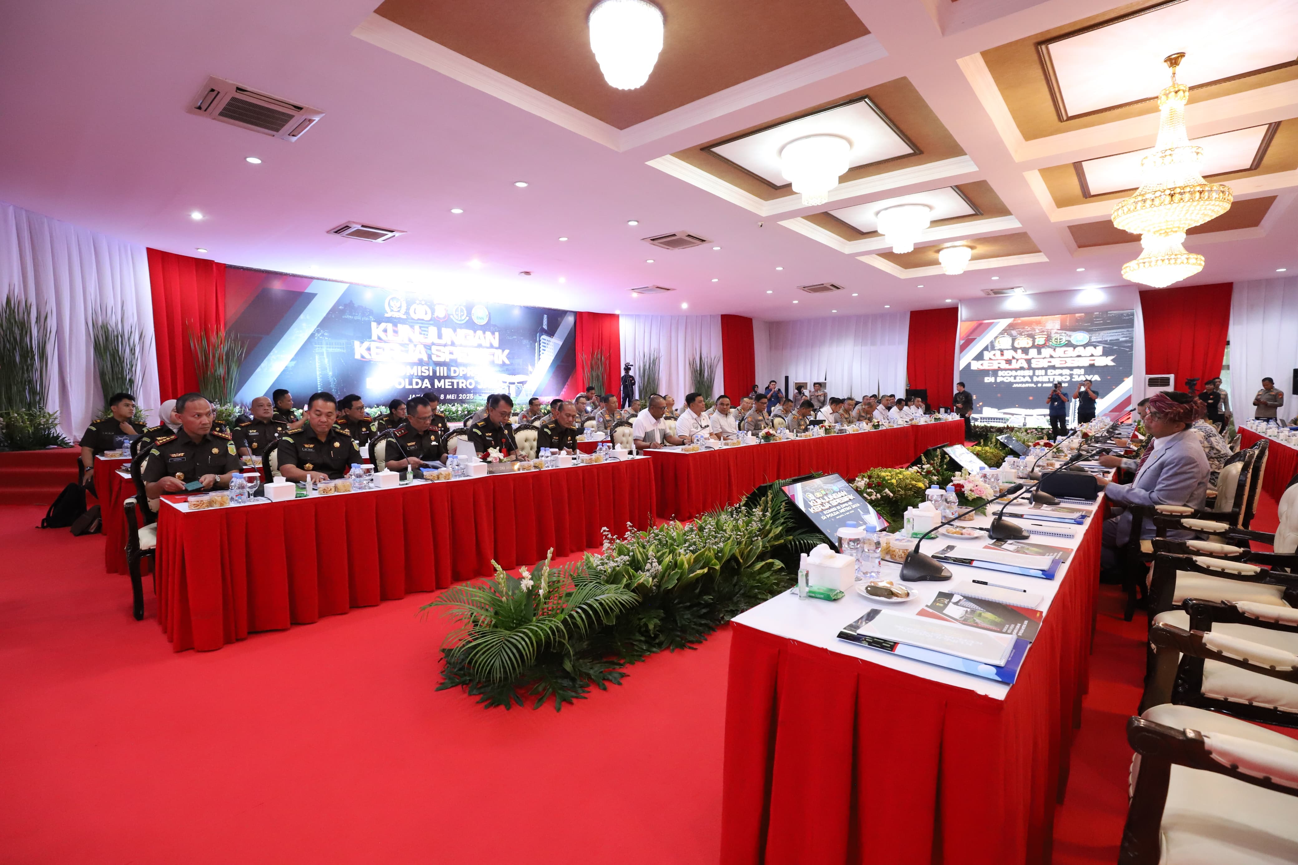 Pertamuan DPR, Kejari DKI Jakarta, BNN di Polda Metro Jaya Jakarta. (BeritaNasional/Bachtiarudin Alam)