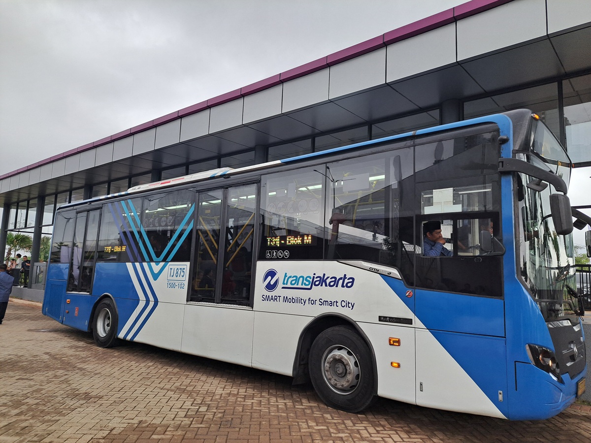 Transjabodetabek rute Blok M - Pantai Indah Kapuk (PIK) 2. (BeritaNasional/Lydia)