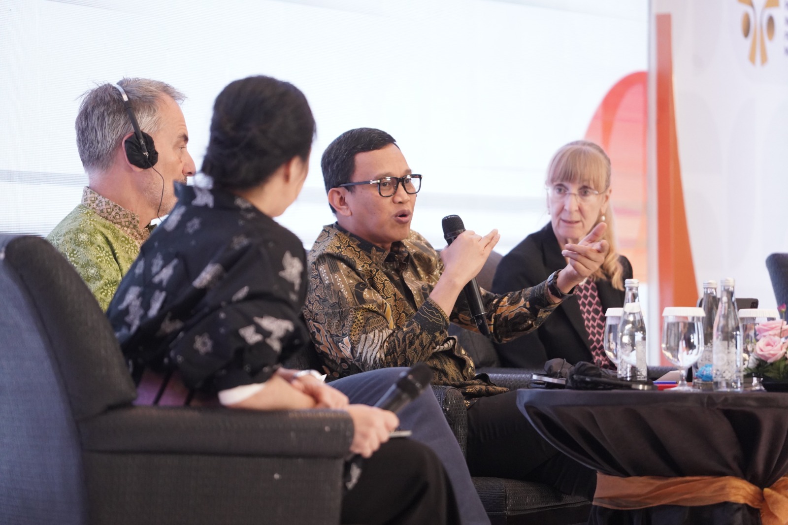 Menteri Pelindungan Pekerja Migran Indonesia (P2MI), Abdul Kadir Karding hadiri acara Indonesia-Germany Strategic Partnership: Strengthening Labour Migration Governance in Indonesia, di Bandung. (BeritaNasional/Elvis Sendouw/HO Hms P2MI)