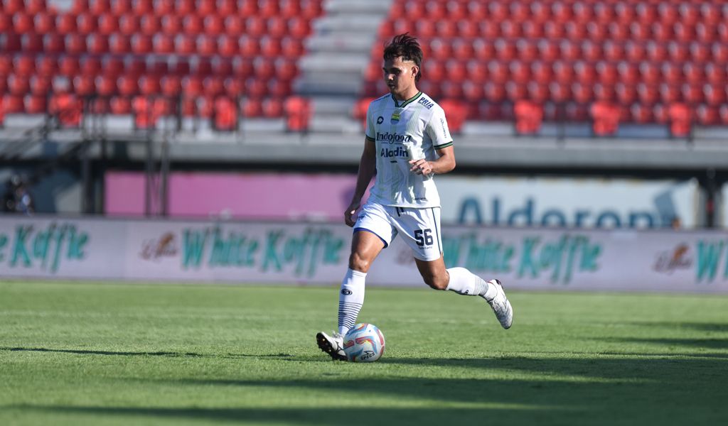 Rezaldi Hehanussa Fokus Pemulihan Cedera Selama Libur Kompetisi Liga 1 Bek Persib Bandung Rezaldi Hehanussa. (Foto/persib.co.id)
