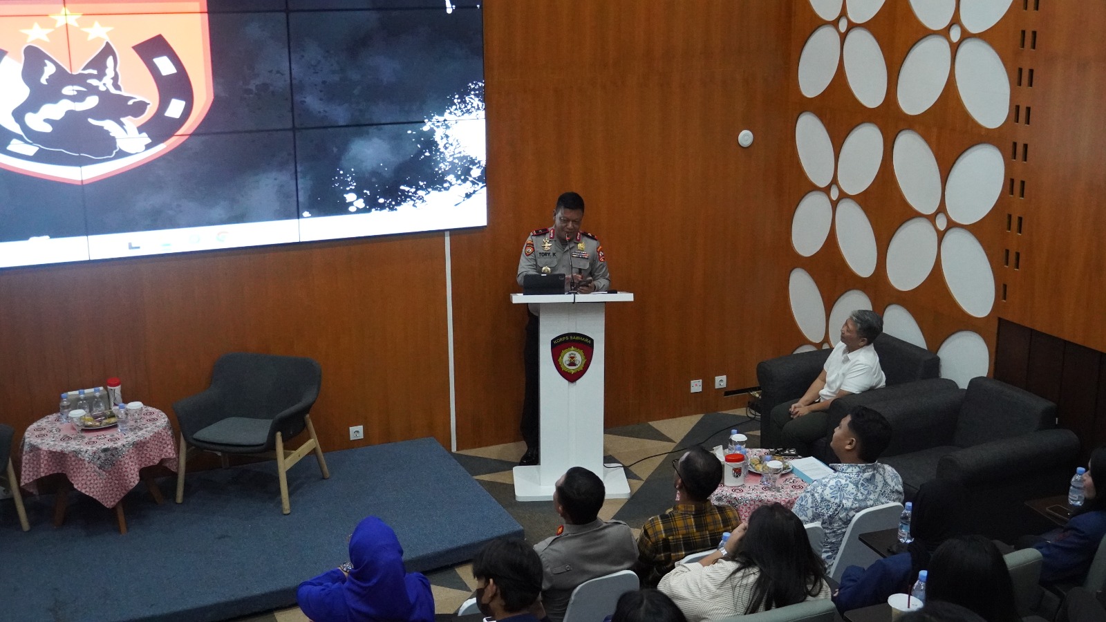 Direktur Polisi Satwa Korsabhara Baharkam Polri Brigjen Tory Kristianto saat memberikan pemaparan. (Foto/Istimewa)