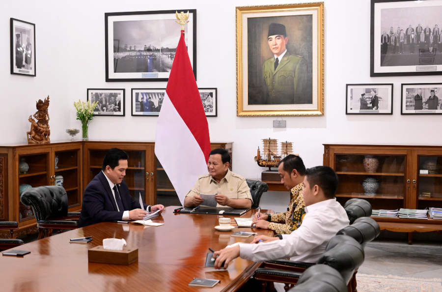 Momen pertemuan Presiden Prabowo dengan Menteri BUMN Erick Thohir. (Foto/doc. Setkab)