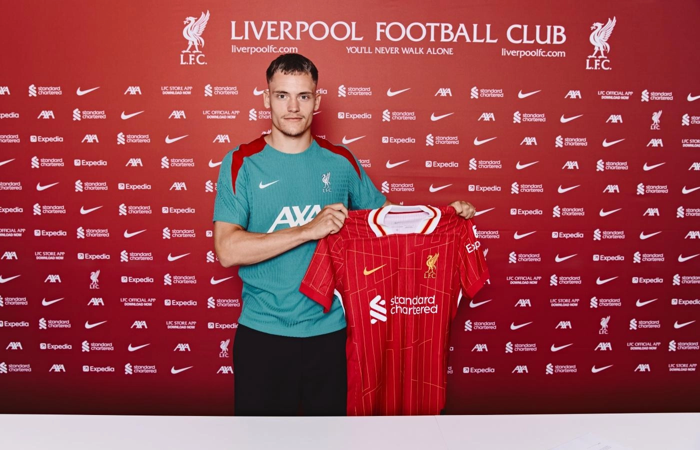 Florian Wirtz resmi berseragam Liverpool. (Foto/liverpoolfc.com)