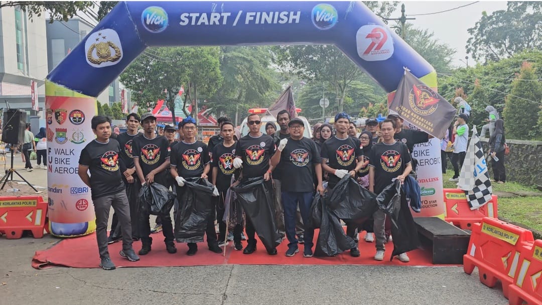 Fun Walk HUT Bhayangkara ke-79, Squad Nusantara Kabupaten Tangerang Sisipkan Aksi Sosial. (Foto/istimewa)