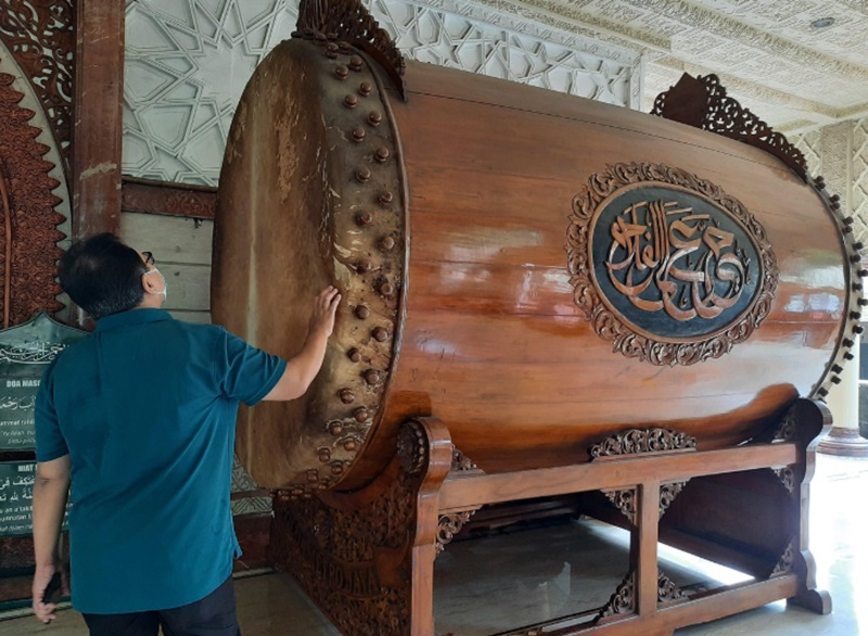 Ilustrasi ngadu bedug  (Foto/Pixabay)