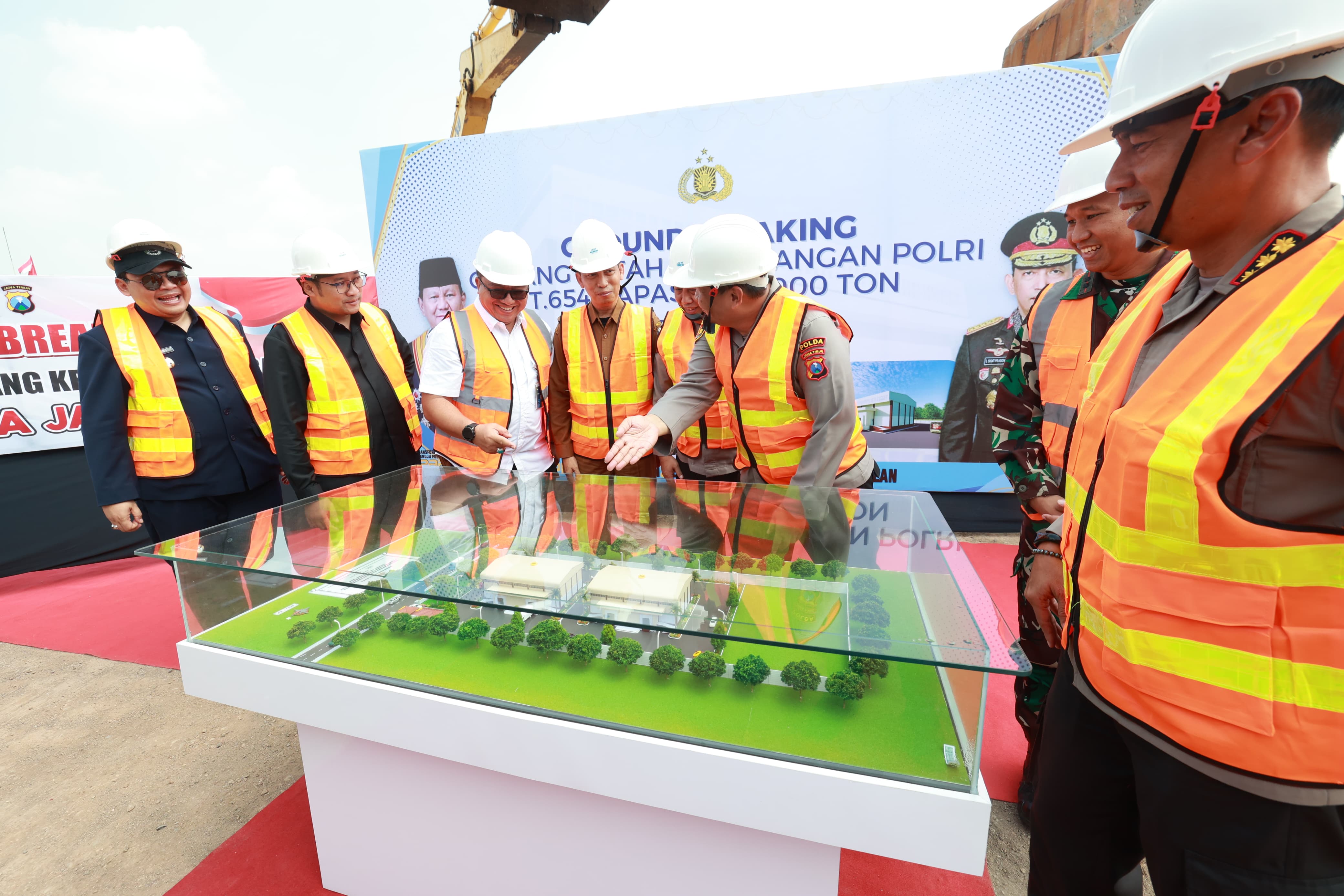 Groundbreaking pembangunan gudang logistik pangan di Mojokerto, Jatim. (Foto/Istimewa)