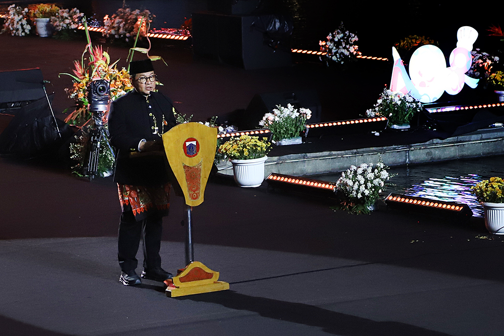 Gubernur dan Wakil Gubernur Hadiri Malam Puncak HUT Jakarta Ke-498 di Lapangan Banteng Kemeriahan malam puncak HUT Jakarta ke 498 di Lapangan Banteng, Jakarta Pusat, Minggu (22/6/2025). (BeritaNasional/Elvis Sendouw)