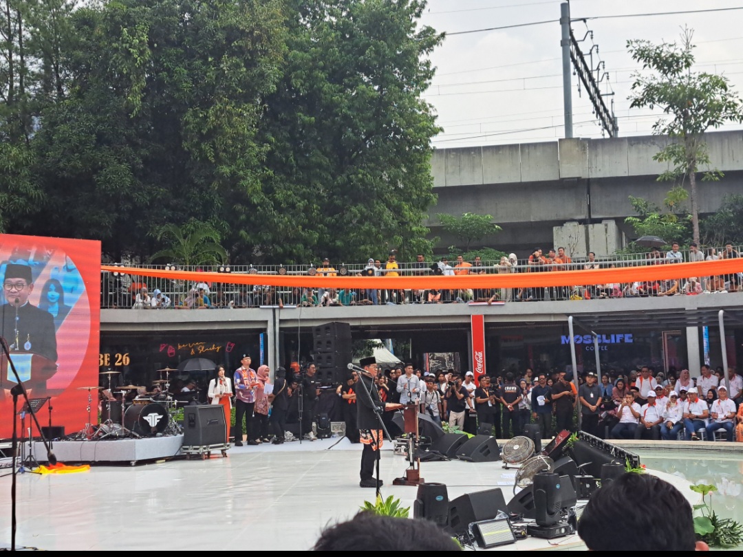 Gubernur DKI Jakarta Pramono Anung luncurkan logo dan nama baru Bank Jakarta di Taman Literasi Jakarta Selatan. (BeritaNasional/Lydia)