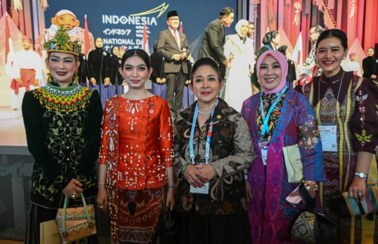 Istri Wapres Gibran Rakabuming Raka, Selvi Ananda (dua dari kiri), dalam sebuah kegiatan. (Foto/Setwapres)