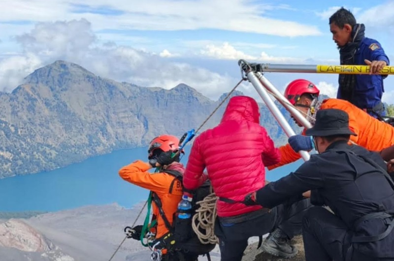 Gunung Rinjani ditutup (Beritanasional/Bachtiar)