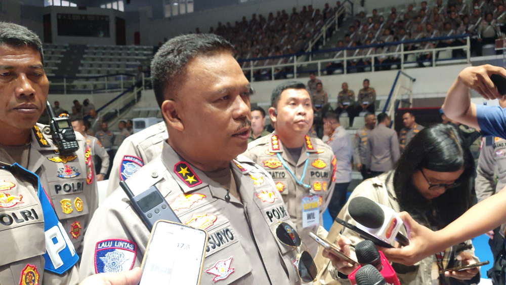 Kakorlantas Polri Agus Suryonugroho saat diwawancarai. (BeritaNasional/Bachtiarudin Alam)
