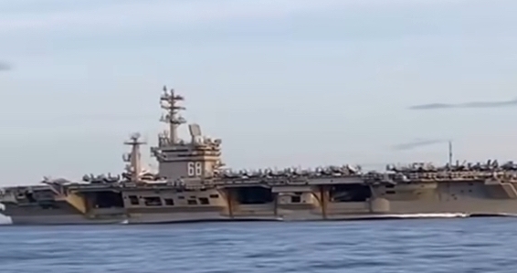 Kapal Induk AS USS Nimitz Melintasi Selat Malaka. (Foto/istimewa)