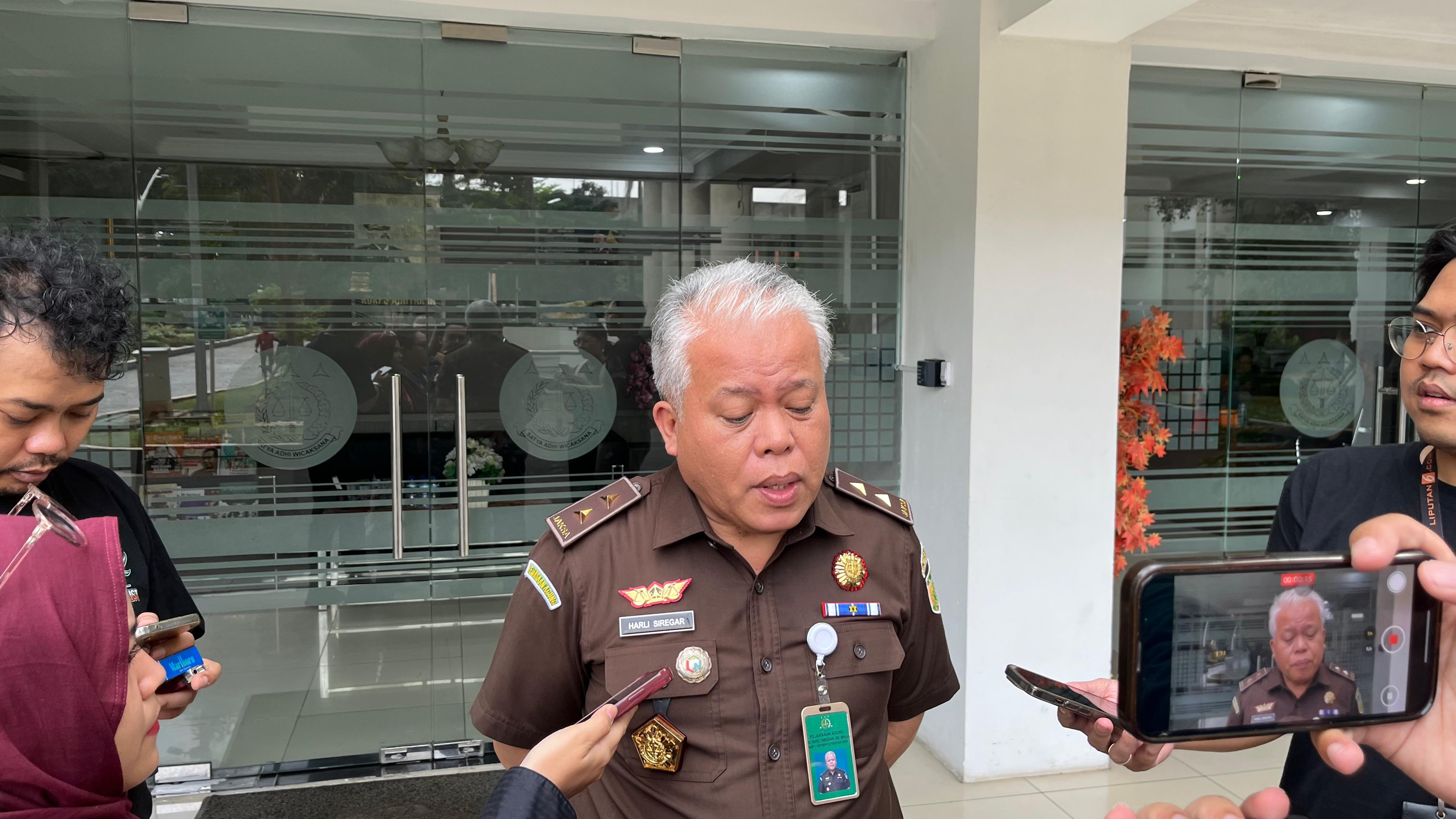 Kapuspenkum Kejagung, Harli Siregar saat memberikan keterangan. (BeritaNasional/Bachtiar)