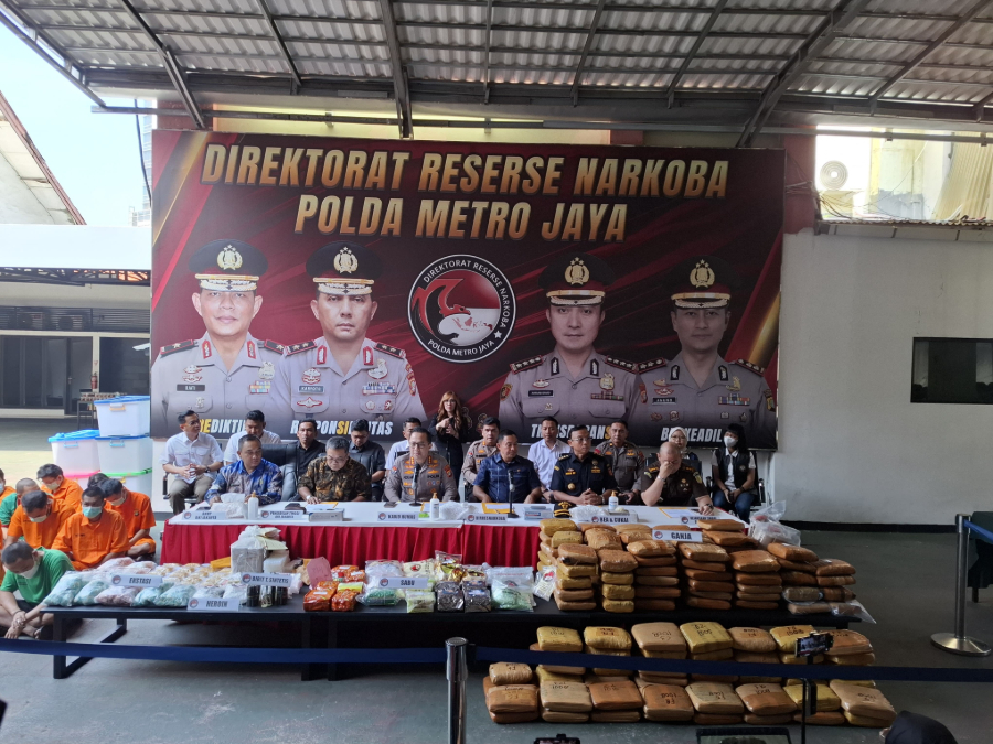 Barang bukti narkoba hasil pengungkapan kasus selama dua bulan Operasi Nila Jaya, Mei hingga Juni 2025. (BeritaNasional/Bachtiarudin Alam)